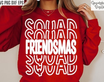 Op de afbeelding: Rood sweatshirt met witte tekst die "Squad Friendsmas Squad" luidt in een gelaagd, gestapeld en licht gebogen lettertype.