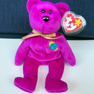 RARE! Ty Beanie Baby Millenium TM. 1999 Millennium &quot;Millenium&quot; error