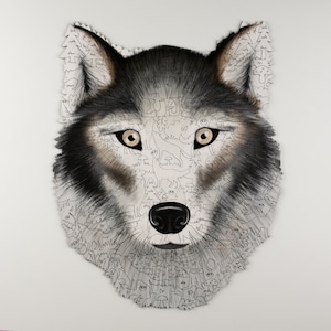 Retrato de lobo de rompecabezas de madera