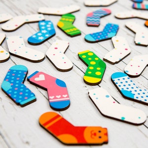 Calcetines divertidos de madera para juegos de memoria y combinación