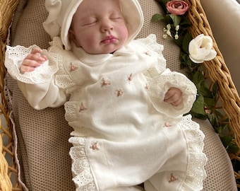 Tenue de nouveau-né faite à la main, tenue de retour à la maison, tenue d'hôpital pour nouveau-né, vêtements de bébé de conception spéciale, vêtements de bébé fille, barboteuse nouveau-né, oeillet