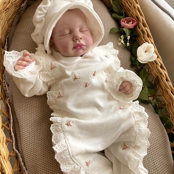 Tenue de nouveau-né faite à la main, tenue de retour à la maison, tenue d'hôpital pour nouveau-né, vêtements de bébé de conception spéciale, vêtements de bébé fille, barboteuse nouveau-né, oeillet