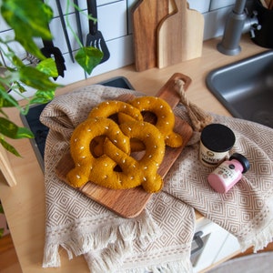 Set Bretzel in feltro - Giocattoli in feltro, cibo da gioco, cibo in feltro, giocattoli di ruolo, giocattoli in feltro per bambini, giocattoli Montessori, gioco di finzione, certificato CE