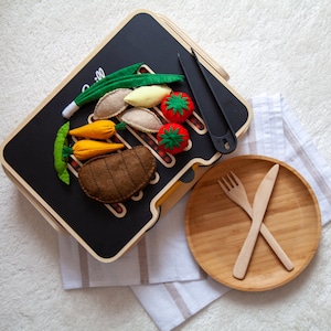 Set da gioco con bistecca in feltro: cibo da gioco, cibo in feltro, giocattoli di ruolo in feltro, giocattoli da cucina in feltro, cibo da gioco per bambini, cibo da gioco in feltro, certificato CE,