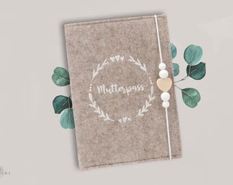Filz Mutterpasshülle in beige |Geschenk für Mutter zur Schwangerschaft | Mutterpassumschlag bestickt