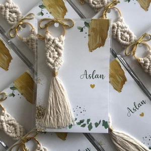 Personalized Macrame Keychain - Wedding Favors Handmade - Bridal Shower Gifts - Wedding Gifts For Guests- Baby Shower Favors - Engagement