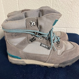 Vasque waterproof hiking boot Women&#39;s  size 7 1/2