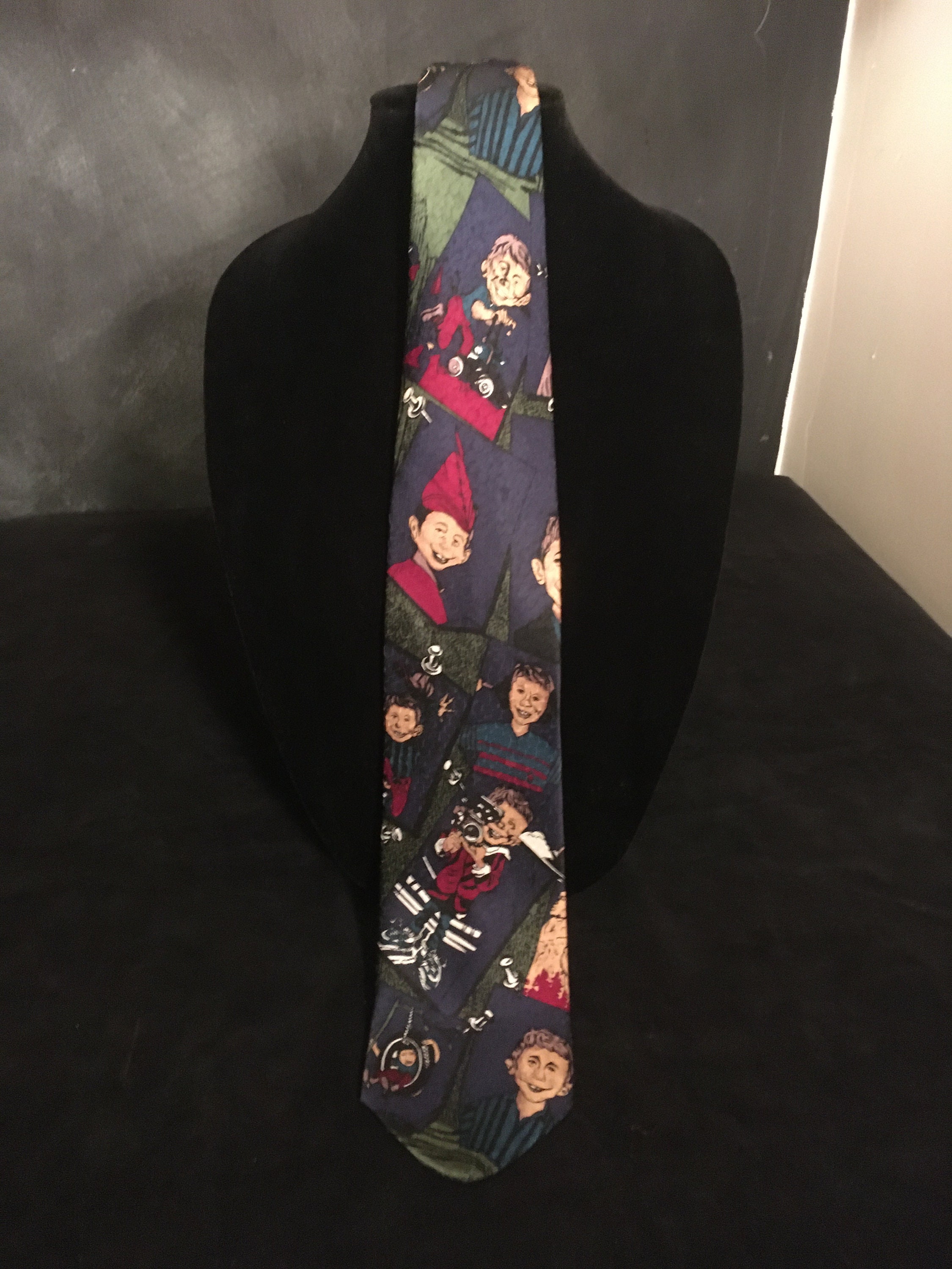 Newman 7 Fold Solid Silk Necktie