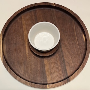 Round party veggie/chip trays with 8 oz ceramic bowl