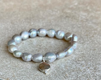 Chunky freshwater pearl stretch bracelet, pearl stretch bracelet, casual pearl bracelet, funky pearl bracelet, boho pearl bracelet