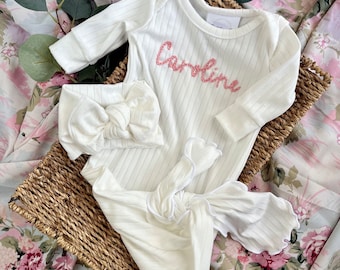 Personalized knotted gown, Gender neutral hospital outfit, Embroidered baby gift, Newborn Gown Set with double knotted hat, Baby shower gift
