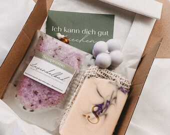 Relax box (lavender) | With bath salt, lavender soap, aromatic candle and peeling sachet.