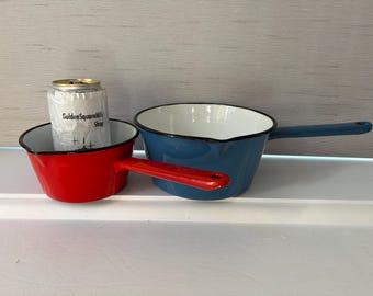 Pair of two Vintage Enamel Saucepan stovetop pot whit spout, Made in Romania by Chefmate