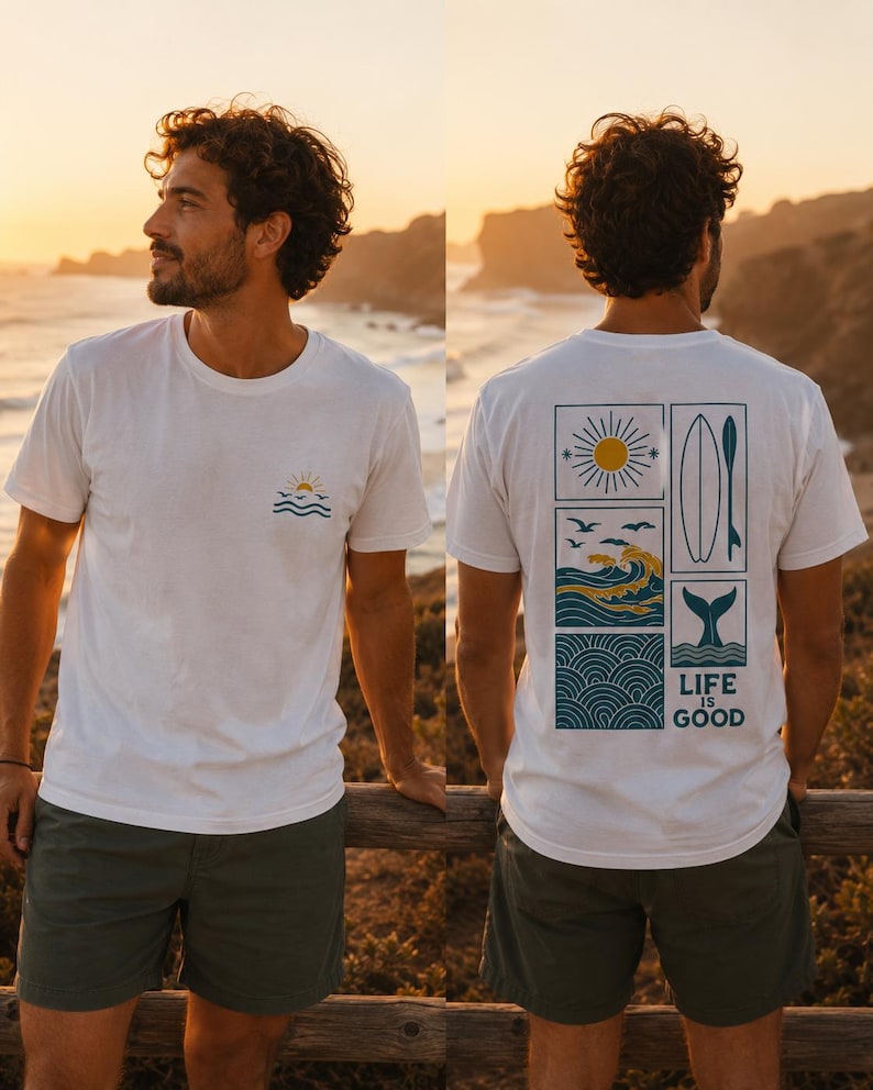 Pu&ograve; includere: Una t-shirt bianca a maniche corte con una piccola grafica sul petto raffigurante un sole sopra le onde. Il retro presenta una grande stampa rettangolare a griglia con un sole, onde marine, una tavola da surf e una coda di balena con il testo LIFE IS GOOD.