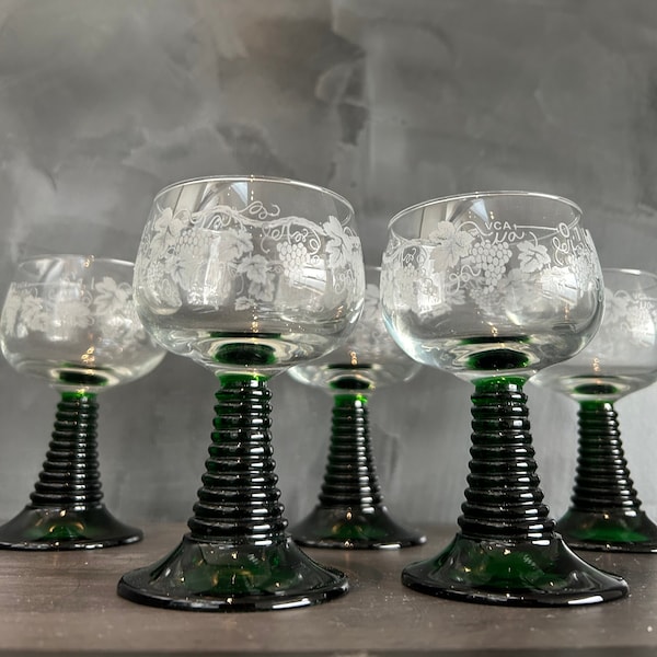 Vintage Roemer wine glasses 0,1 lt capacity , Mid-century set of 5, Grape Etch Green Stem Roemer Cordial Glasses
