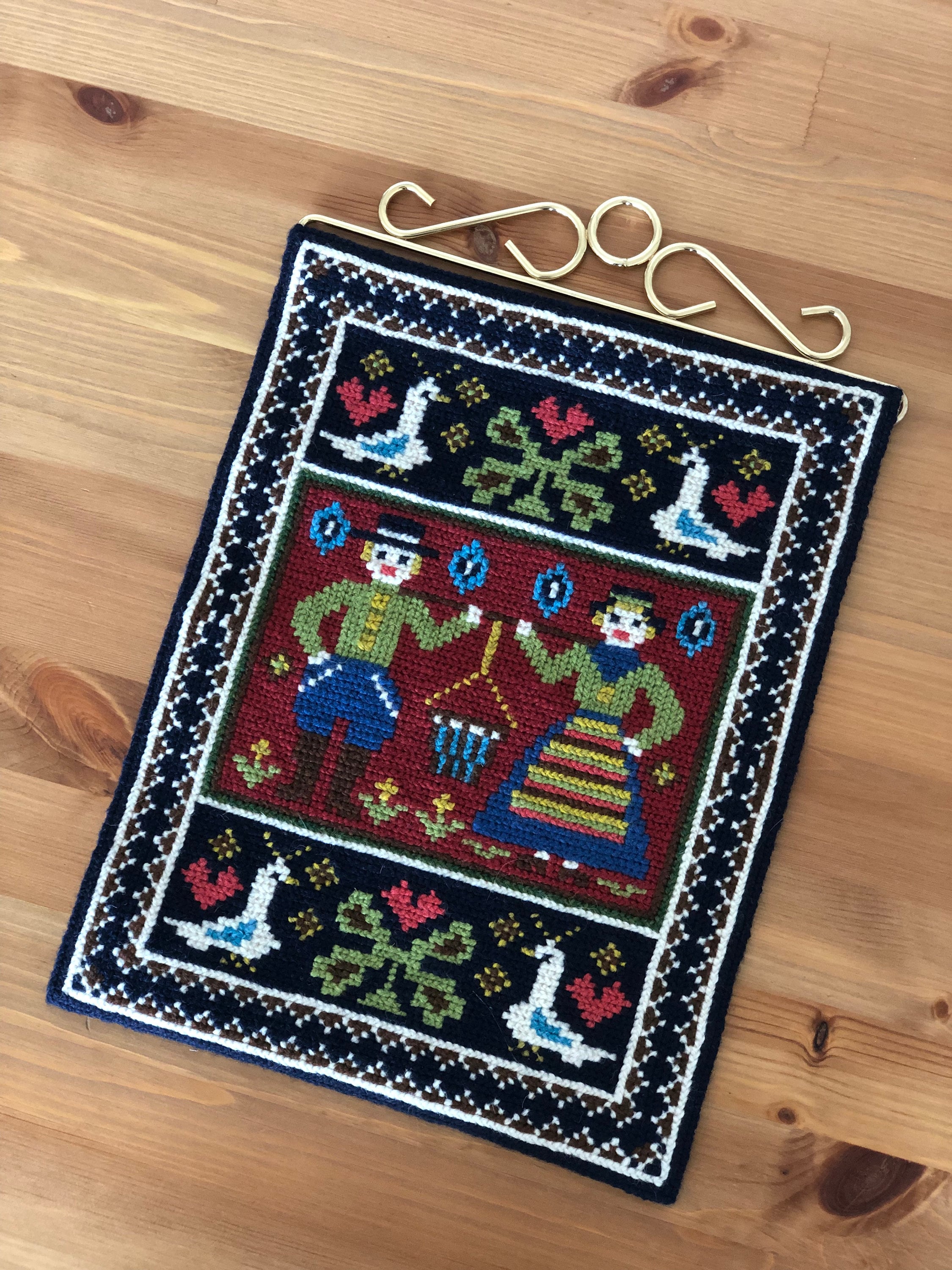 趣味・おもちゃ 北欧 スウェーデン クロスステッチ フォークロア 刺繍