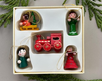Vintage Swedish Christmas Tree Ornaments set of 5 Christmas mini wooden figurine , Scandinavian Christmas
