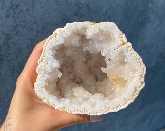 キラキラ輝く白瑪瑙ジオード - Etsy 日本