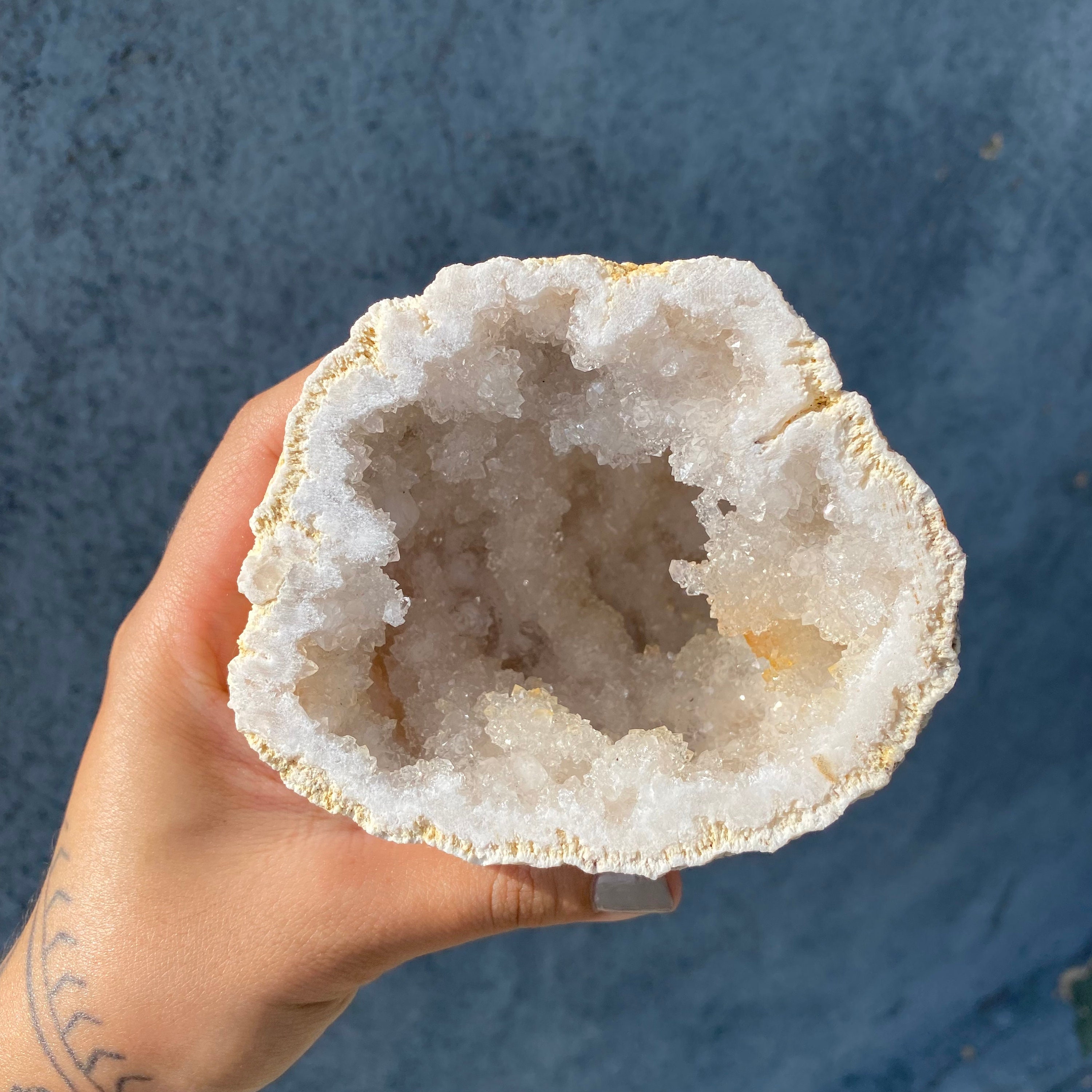 キラキラ輝く白瑪瑙ジオード - Etsy 日本