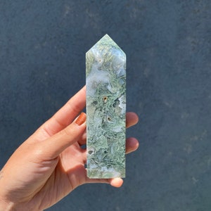 Beautiful Moss Agate Tower ! Stunning details