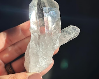 Cúmulo de cristales de cuarzo transparente brasileño