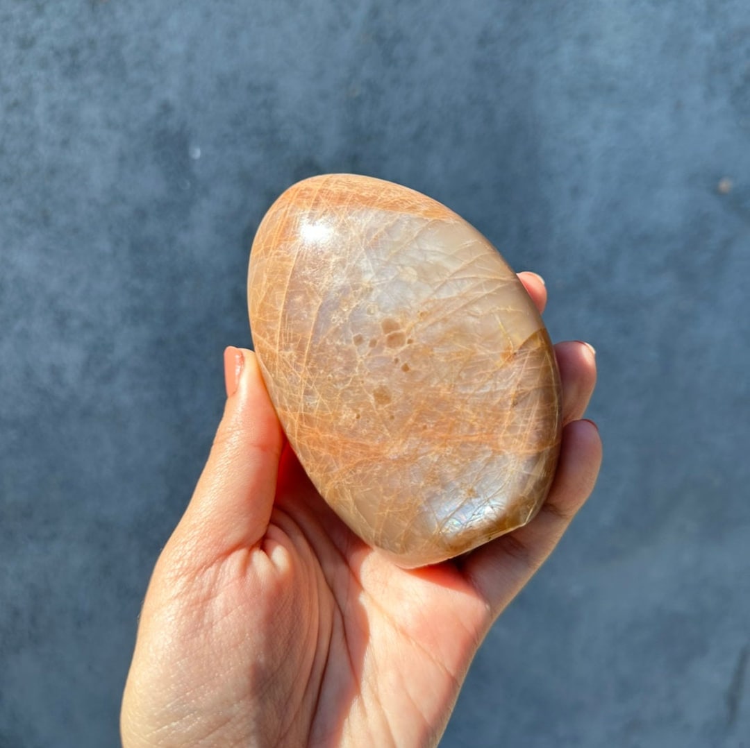 置物 Peach Moonstone Freeform Beautiful Peach Moonstone Crystal Freeform With Flash - Etsy