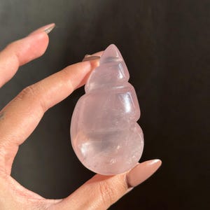 Pretty Rose Quartz Sea Shell Carving
