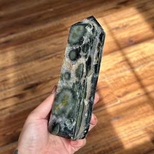 Ocean Jasper Tower: Quartzy Crystal