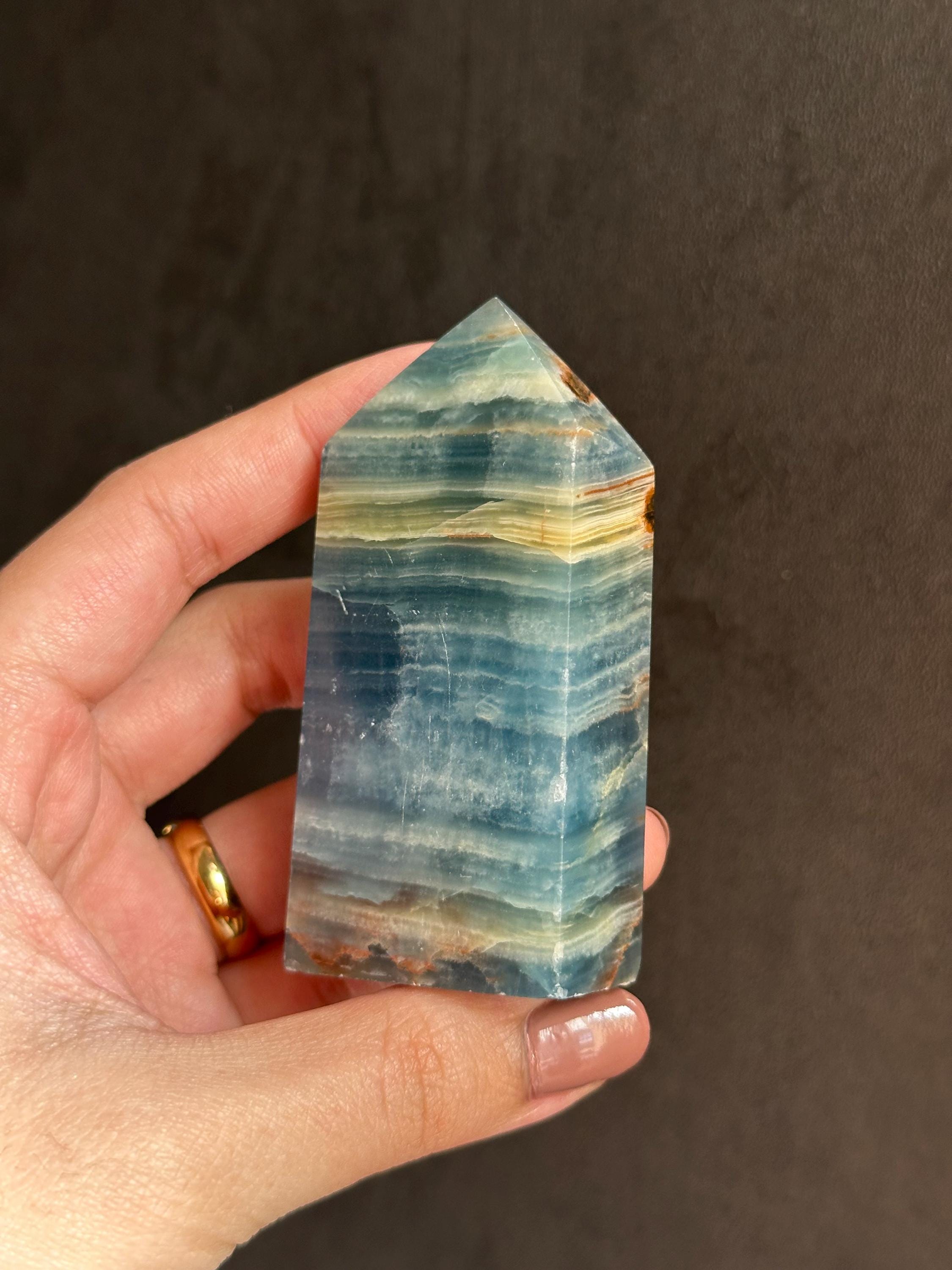 ブルーオニキスタワー：レムリアンアクアチンカルサイトクリスタル