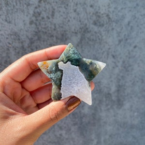 Beautiful Moss Agate Star Carving !