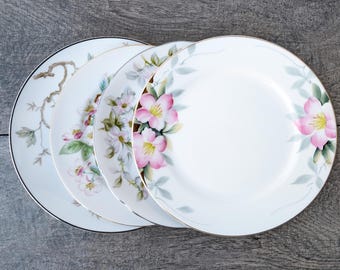 Vintage Salad Plates Mismatched China Set of 4, Boho Wedding China Plates, Shabby Chic Bridal Shower Brunch, Tea Party Plates, Wall Plates