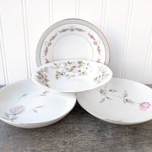 Vintage Berry Bowls Set of 4 Pink and Gray, Mismatched China Dessert or Sauce Bowl, Small Vintage Bowl, Cottage Boho Wedding Bridal Shower