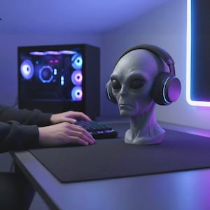 Headphone Stand Alien Bust, Sci-Fi Desk Decor