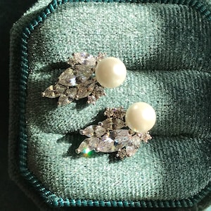 Vintage Styled Pearl Earrings / Bridal Earrings