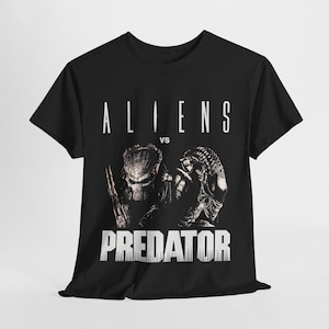 Alien VS Predator Graphic Tee, Sci-Fi T-Shirt, Unisex Casual Wear, Gift for Nerds, Comic Con Apparel, Movie Fan Shirt