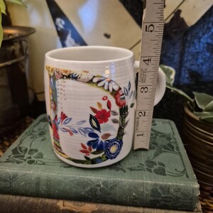 Anthropologie Starla Halfmann Initial D Floral Flowers Ceramic Coffee Tea Mug Christmas Mug Gift bild 8