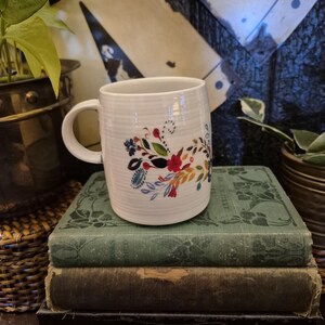 Anthropologie Starla Halfmann Initial D Floral Flowers Ceramic Coffee Tea Mug Christmas Mug Gift bild 3