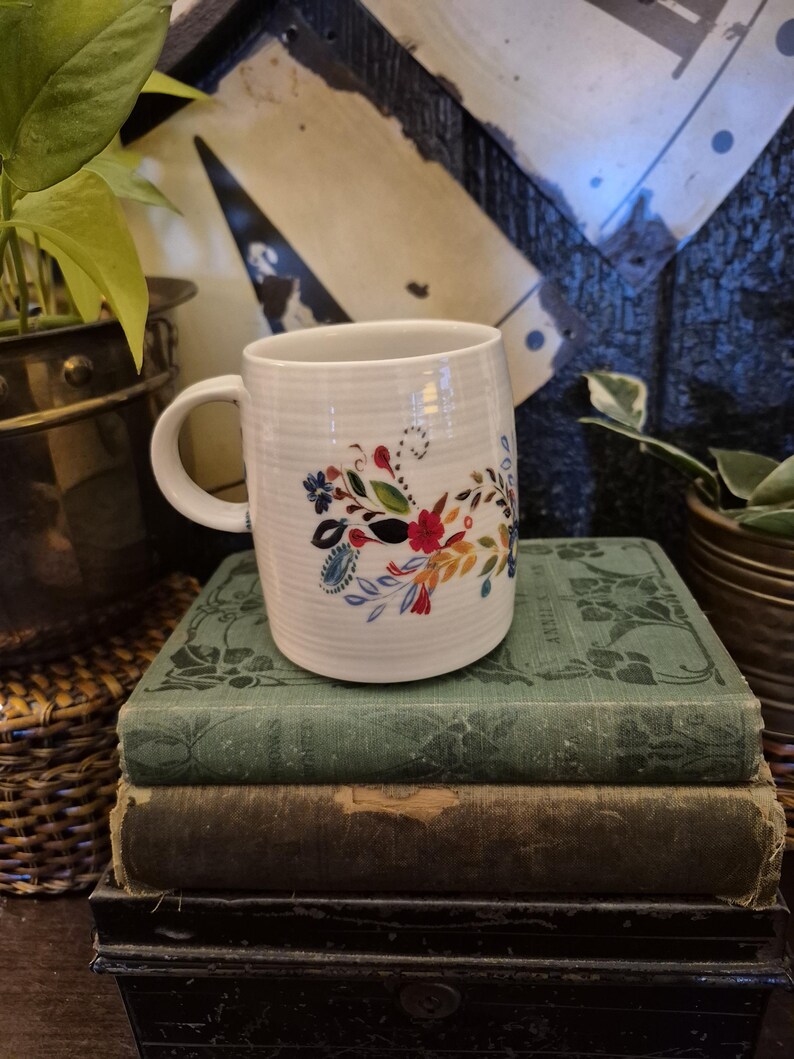 Anthropologie Starla Halfmann Initial D Floral Flowers Ceramic Coffee Tea Mug Christmas Mug Gift bild 3