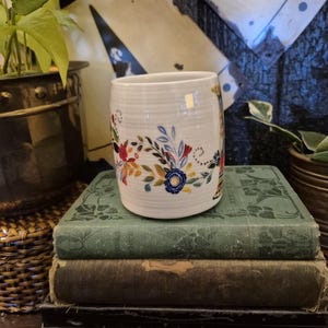 Anthropologie Starla Halfmann Initial D Floral Flowers Ceramic Coffee Tea Mug Christmas Mug Gift bild 4