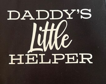 Mono de ayudante de papá