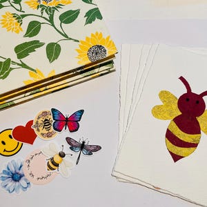 Cartes de correspondance abeille, Cartes de correspondance printanière, Cartes de correspondance faites main, Cartes de correspondance, Jeu de cartes de correspondance abeille, Jeux de cartes de correspondance, Cartes libellule, Cartes de correspondance insectes
