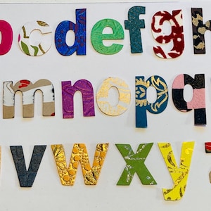 Papieren alfabetletters, knutselpapierbrieven, handgemaakte papieren letters, papierkunst, papiervormen, knutselspullen, scrapbooking, papier