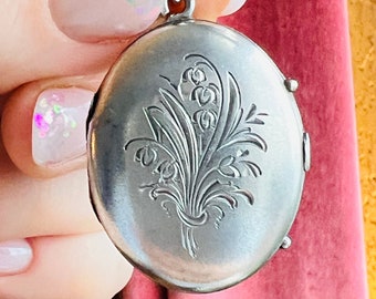Antique Victorian Sterling Silver Medallion Photo Frame. Victorian Mourning Locket. Lilies of the Valley. 19th century.