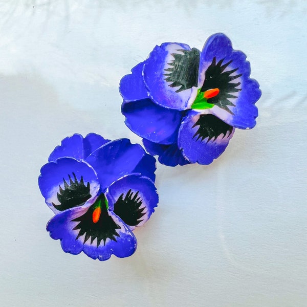 Early Plastics, Celluloid . Vintage Clip On Earrings Violets.