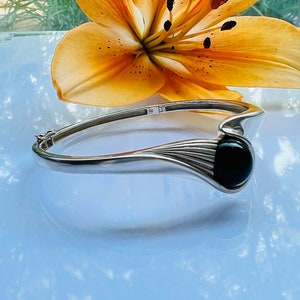 Bracciale bangle modernista in argento sterling 925 con onice nero. FB Bracciale in argento. Gioielli modernisti della metà del secolo. Onice nero 1950 -1960