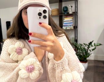 Handmade Pinky Daisy Knit Cardigan, Chunky Oversized Floral Knitwear,Wool, Winter Cottagecore Sweater, Christmas’s Day Gift