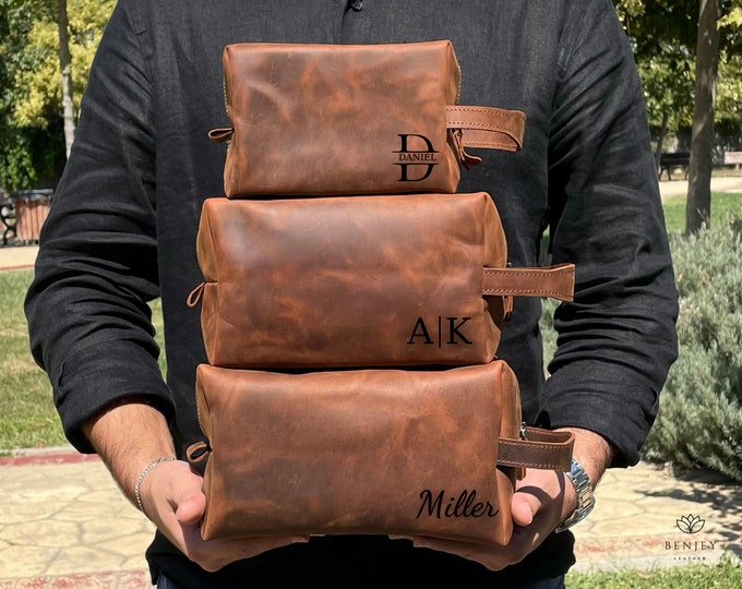 Custom Leather Groomsmen Gift, Monogrammed Dopp Kit, Engraved Toiletry Bag, Personalized Travel Kit, Gift For Him, Christmas Gift