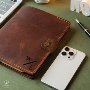 Portafolio de cuero A5 grabado, organizador para hombres, funda para bloc de notas, portafolio personalizado, regalo para él, regalo personalizado, regalo de Navidad, portafolio