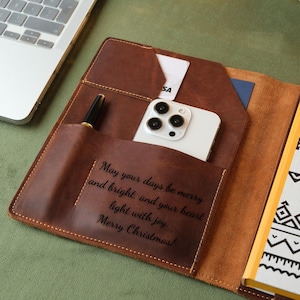 Portafolio personalizado de cuero de grano superior, regalo de Navidad, cubierta de bloc de notas grabada, el mejor regalo para ella