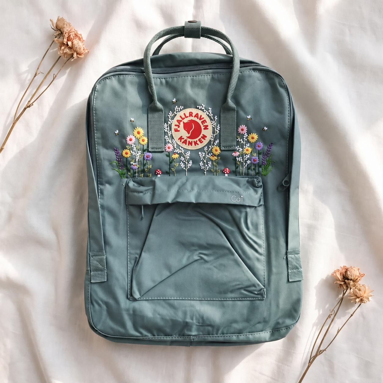 rucksack fjällräven grün No. 21 Medium Backpack The Fjallraven Kanken is a classic school pack that has been in style since 1978 Fjallraven Backpack Kanken - green